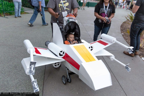 Косплееры изображают технику из Star Wars Косплееры изображают технику из Star Wars