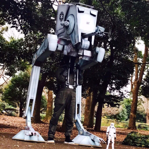 Косплееры изображают технику из Star Wars Косплееры изображают технику из Star Wars